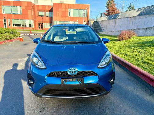 2018 Toyota Prius c Four