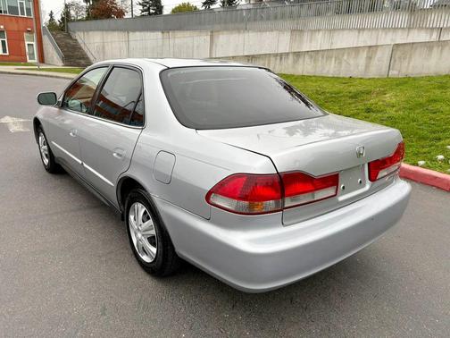 2001 Honda Accord LX Sedan 4D