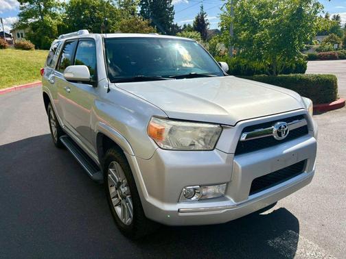 Classic Silver Metallic 2010 Toyota 4Runner Limited