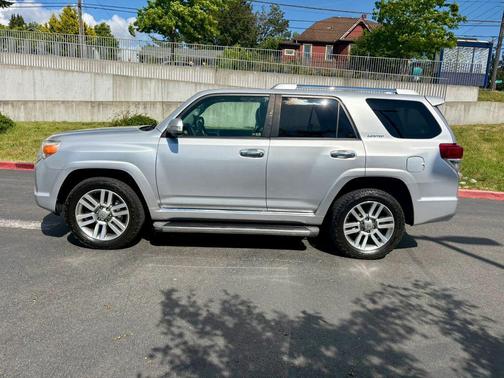 Classic Silver Metallic 2010 Toyota 4Runner Limited