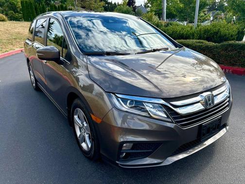 Brown 2018 Honda Odyssey EX-L