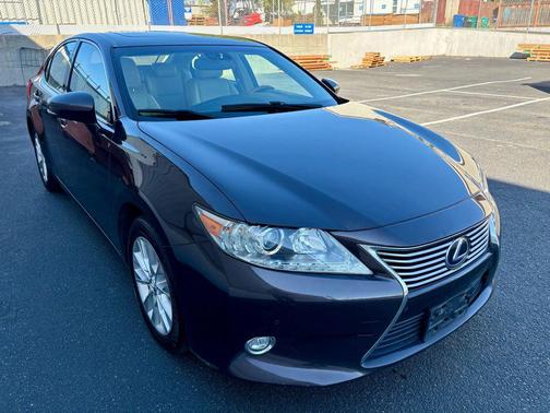 2014 Lexus ES 300h Base
