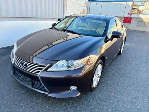 2014 Lexus ES 300h Base