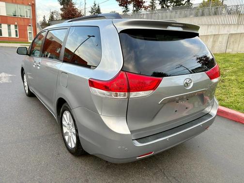 2013 Toyota Sienna XLE