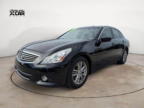 Black 2013 INFINITI G37 Journey