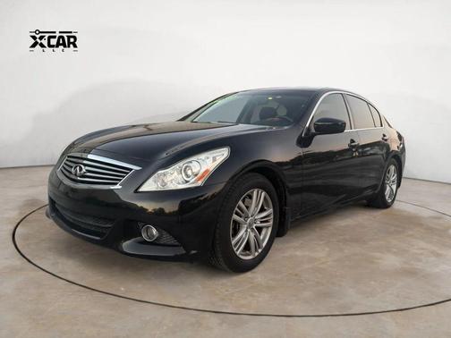 Black 2013 INFINITI G37 Journey