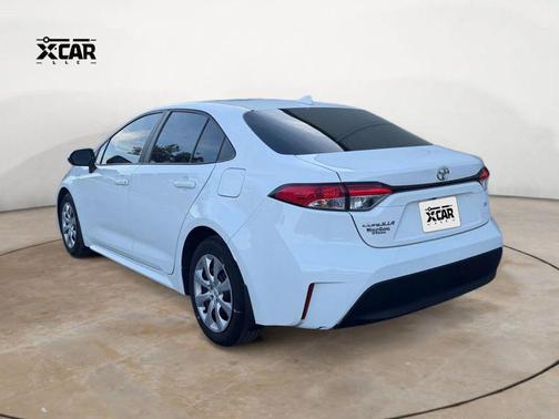 Ice Cap 2025 Toyota Corolla LE