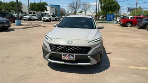 2022 Hyundai KONA SEL