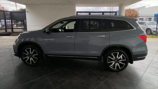 2022 Honda Pilot Touring 8-Passenger