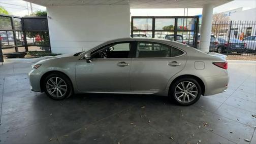 2016 Lexus ES 300h Base