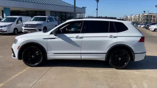 2022 Volkswagen Tiguan 2.0T SE R-Line Black