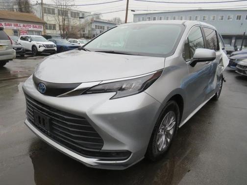 Not Specified 2025 Toyota Sienna LE