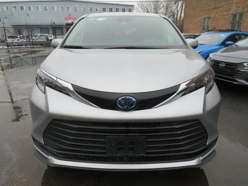 Not Specified 2025 Toyota Sienna LE