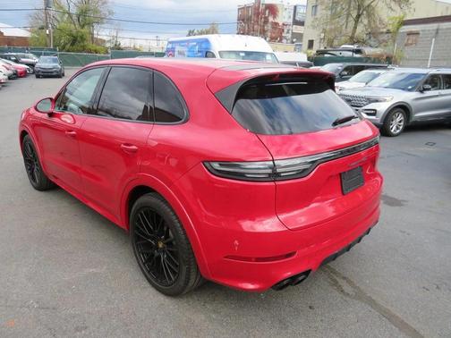 2022 Porsche Cayenne GTS