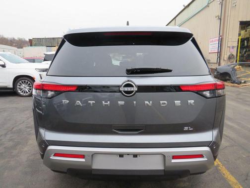 2025 Nissan Pathfinder SL FWD