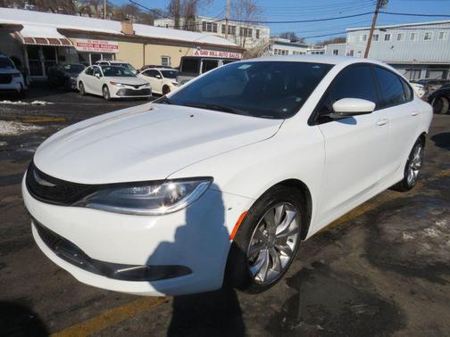 2016 Chrysler 200 S