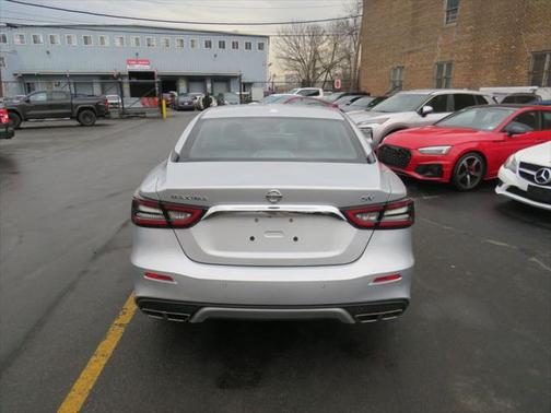 2022 Nissan Maxima SV Xtronic CVT