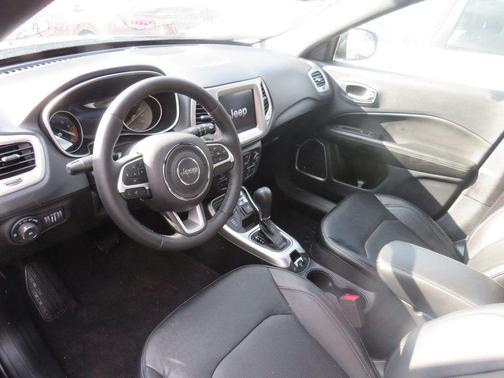 Diamond Black Crystal Pearlcoat 2020 Jeep Compass High Altitude