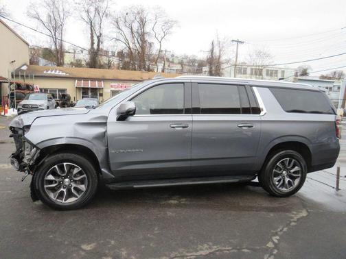 2022 Chevrolet Suburban LT