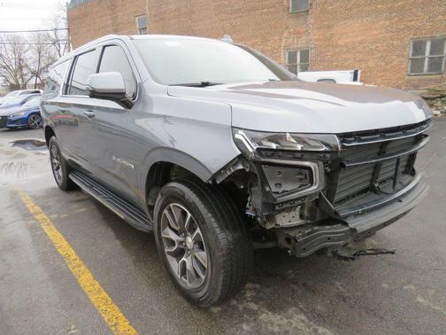 2022 Chevrolet Suburban LT