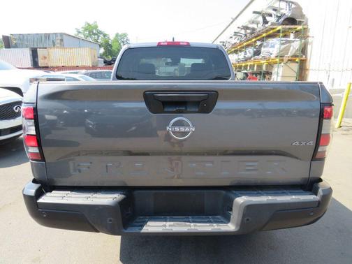 2022 Nissan Frontier S