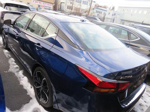 2024 Nissan Altima SR FWD