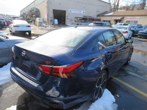 2024 Nissan Altima SR FWD