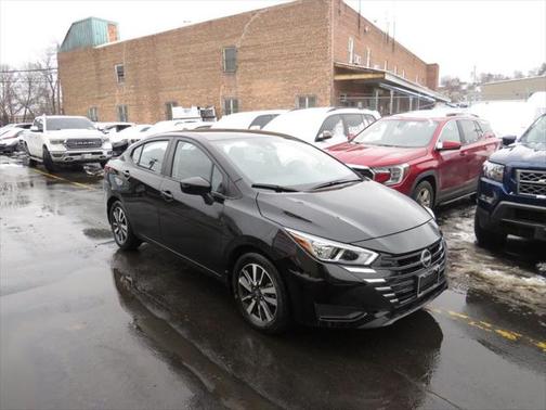 2024 Nissan Versa 1.6 SV