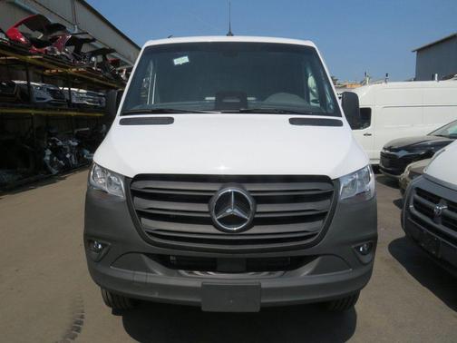 2025 Mercedes-Benz Sprinter 2500 Standard Roof