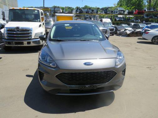 Carbonized Gray Metallic 2022 Ford Escape SE