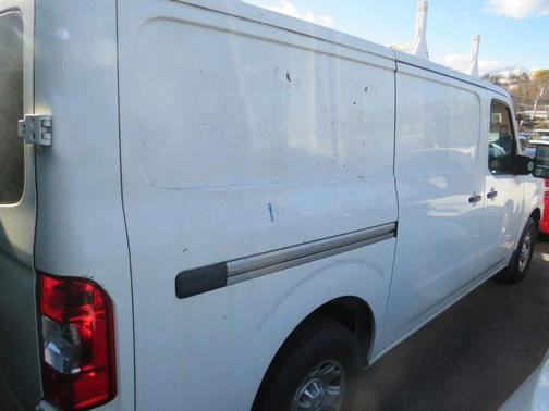 2014 Nissan NV Cargo NV3500 HD S V8