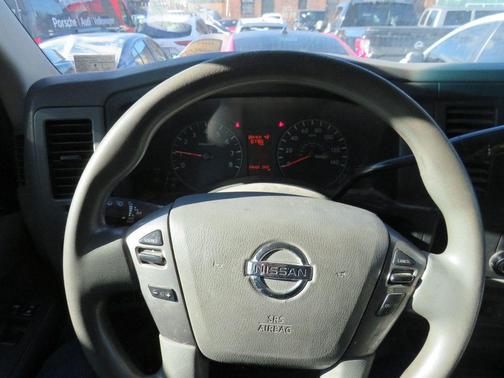 2014 Nissan NV Cargo NV3500 HD S V8