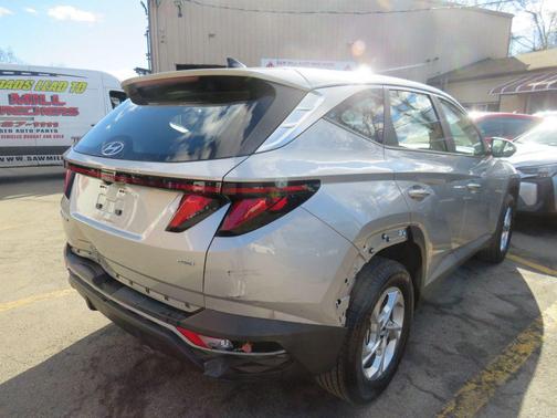 2022 Hyundai TUCSON SE