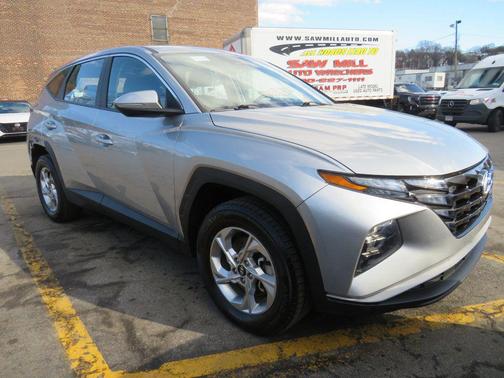 2022 Hyundai TUCSON SE