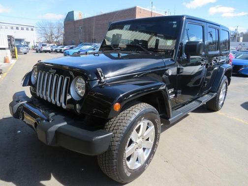 Black Clearcoat 2016 Jeep Wrangler Unlimited Sahara