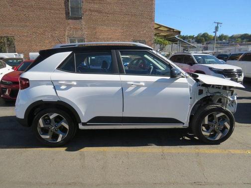 2025 Hyundai VENUE Limited