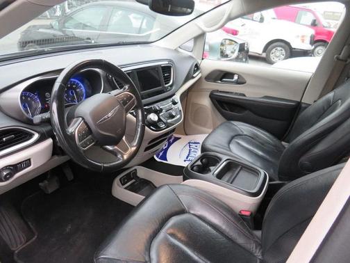 2020 Chrysler Pacifica Touring L