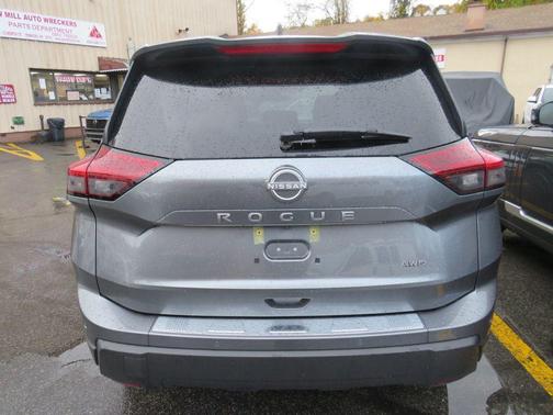 2025 Nissan Rogue SV