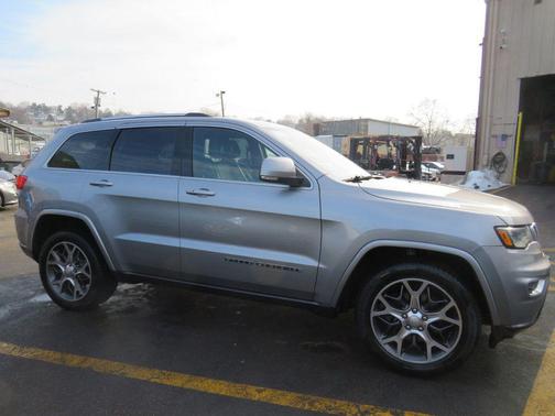2018 Jeep Grand Cherokee Sterling Edition
