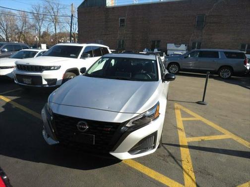 2023 Nissan Altima SR Intelligent AWD