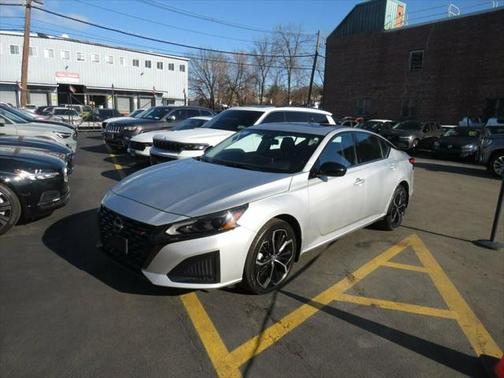 2023 Nissan Altima SR Intelligent AWD