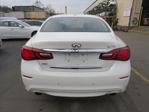 2016 INFINITI Q70L 3.7X