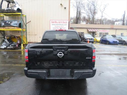 2022 Nissan Frontier S