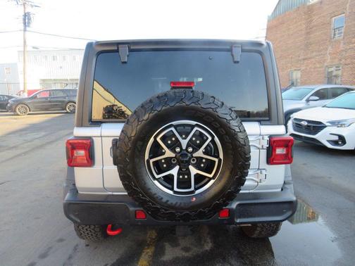 Silver Zynith Clearcoat 2024 Jeep Wrangler Rubicon
