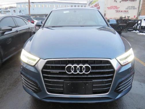 2018 Audi Q3 2.0 TFSI Premium Plus quattro AWD(clear title)