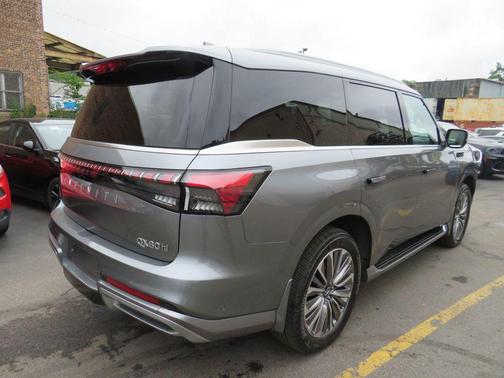 2025 INFINITI QX80 SENSORY AWD