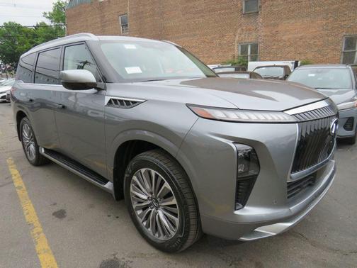 2025 INFINITI QX80 SENSORY AWD