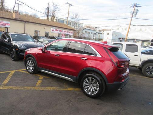 2021 Cadillac XT4 Premium Luxury