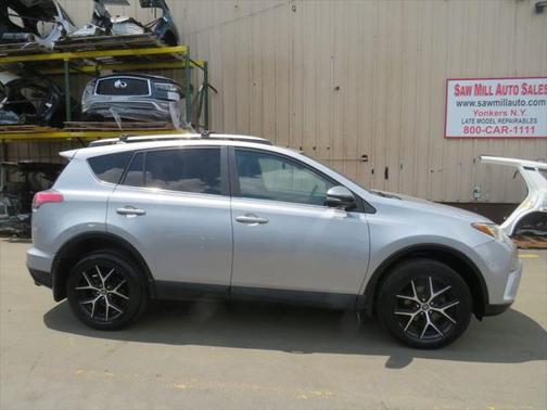 2017 Toyota RAV4 SE