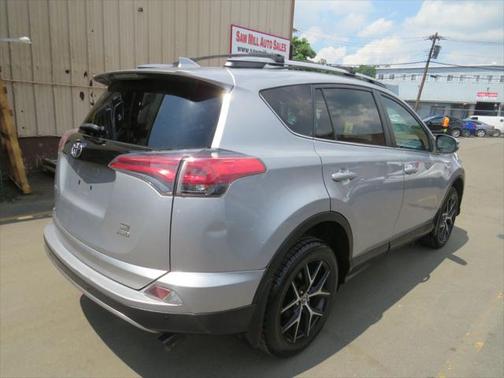 2017 Toyota RAV4 SE